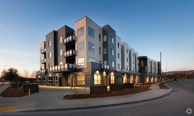 Building Photo - Commercial/Retail/Office Space for Lease –... Unit 900 Rental