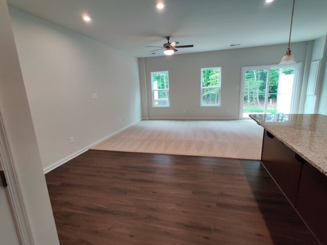 Photo - 3 Bedroom condo near major roadways