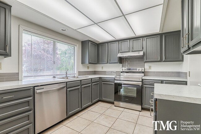 Fully Renovated 3 Bed 2 Bath Home in Mount... - Fully Renovated 3 Bed 2 Bath Home in Mount...