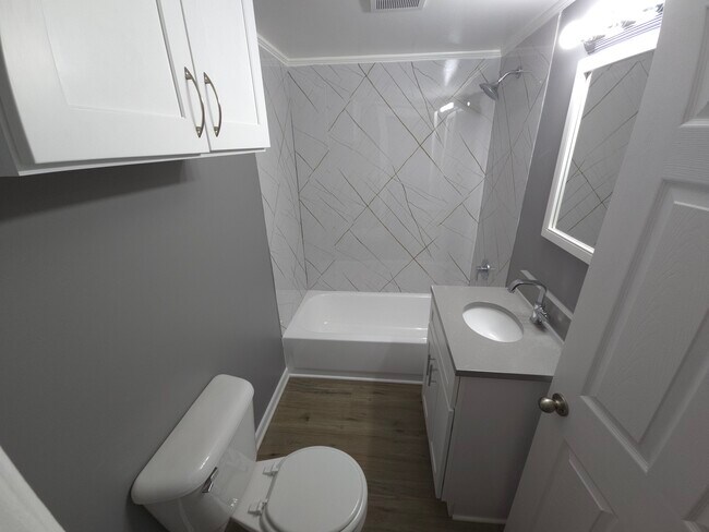 Photo - 10906 N Woodstock St Unit B