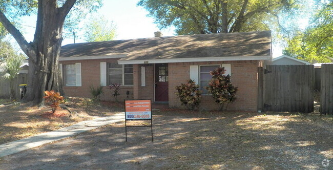 Building Photo - 3/1 Home W/ Fenced Yard/ Lanai!