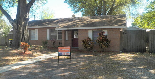 3/1 Home W/ Fenced Yard/ Lanai! - 3/1 Home W/ Fenced Yard/ Lanai!