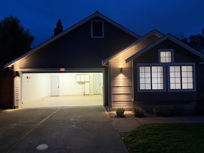 Photo - South Napa 3 Bedroom in Court