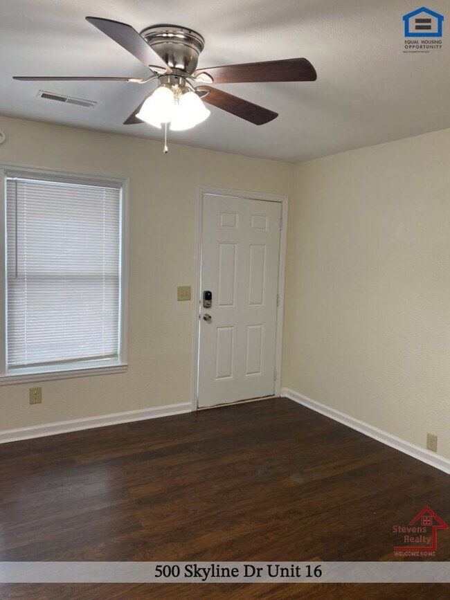 Photo - 500 Skyline Dr