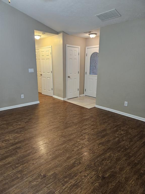 Photo - 305 Dalton Ct