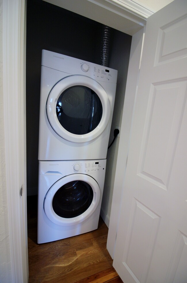 Building Photo - 789 Columbia Rd Unit 4 Rental