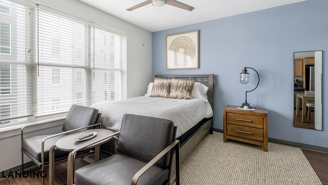 Building Photo - 302 13th St S