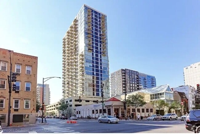 Building Photo - 1212 N La Salle Dr Unit 2507 Rental