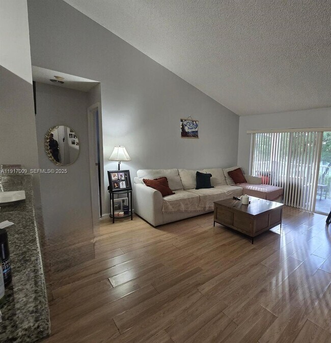Photo - 10420 SW 158th Ct Unidad 304
