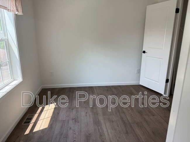 Photo - 5129 E Lake Rd
