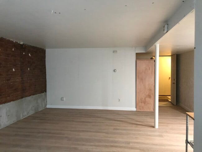 Photo - 10 Wigglesworth St Unidad Apartment 4