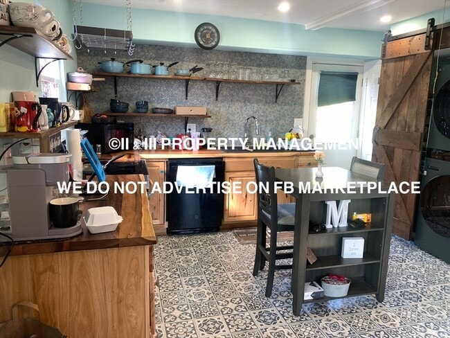 Photo - 5006 Woodend Ave