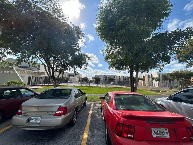 Photo - 9401 SW 4th St Unidad 111