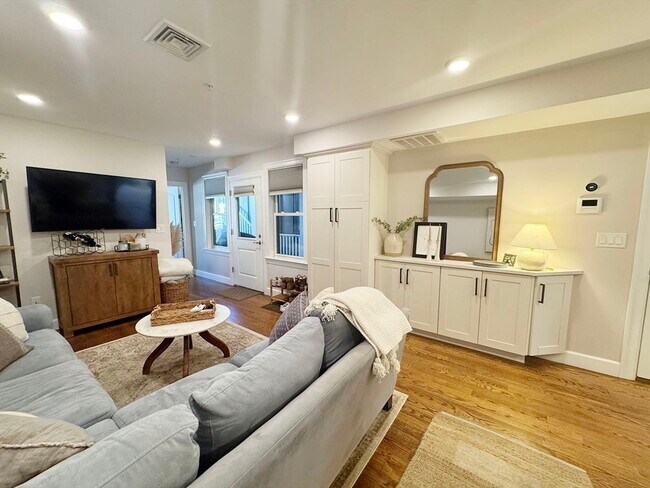 Photo - 276 Sumner St Unit 2