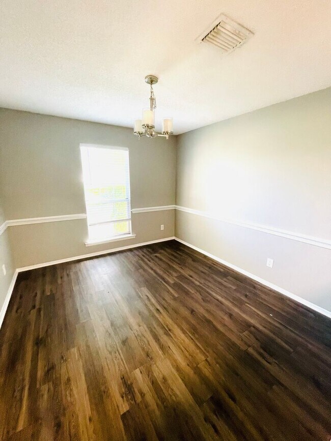 ** 3 bed 2 bath located behind Frazer Chur... Rental House Rental in