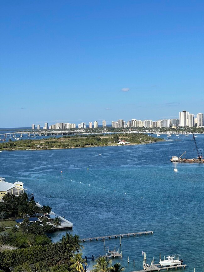 Building Photo - 5600 N Flagler Dr Unit 2209