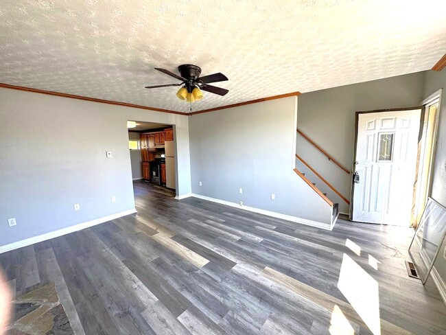 Photo - 178 Amabell St