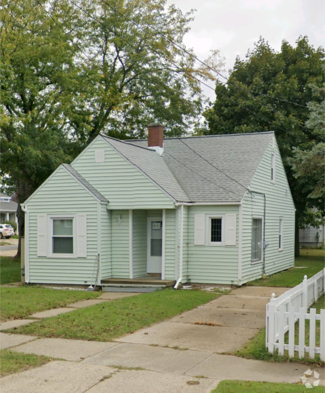 Building Photo - 722 Eleanor St NE Rental