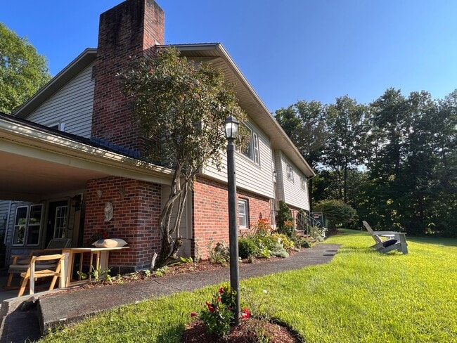 Photo - 67 Suncrest Terrace