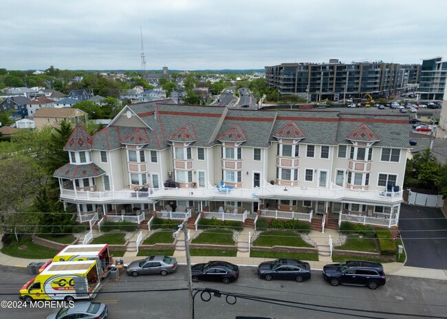 Photo - 29 Pavilion Ave