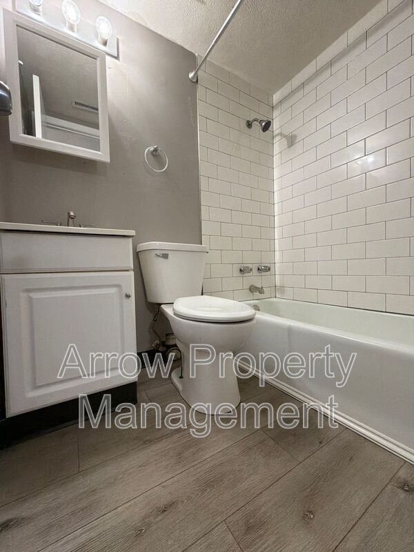 Photo - 1119 E St Unidad 12