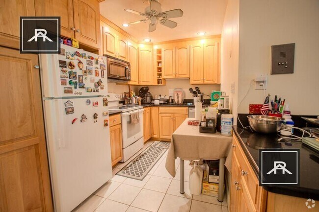 Building Photo - 1 bedroom in Newton MA 02460 Unit 12 Rental