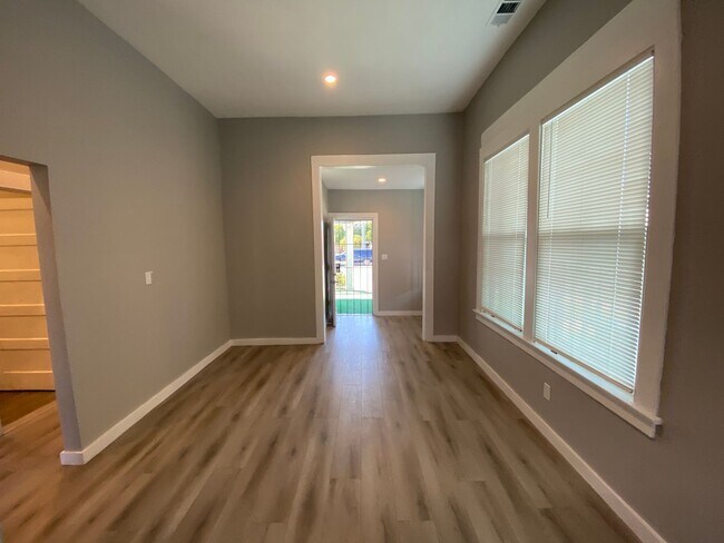 Photo - @ M Palomares (WO) Unit 372