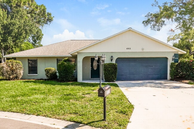 Building Photo - 4913 Ithaca Ln