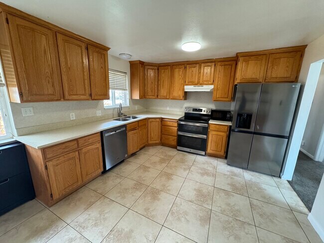 Photo - 891 N 300 W