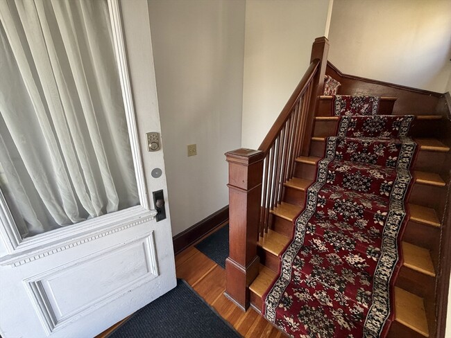 29 Woodrow Ave