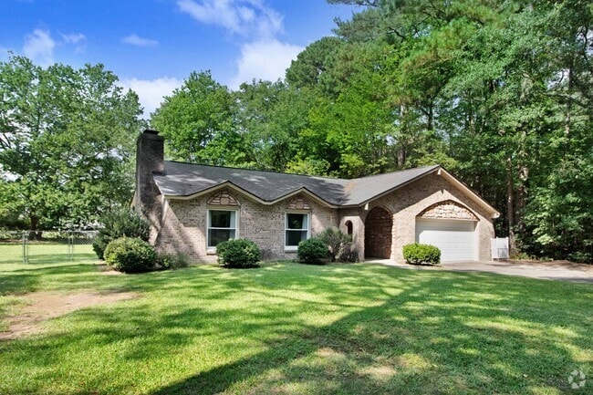 Building Photo - 200 Clairmont Rd NE Rental