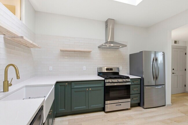 Photo - 2387 NW Thurman St Unit A