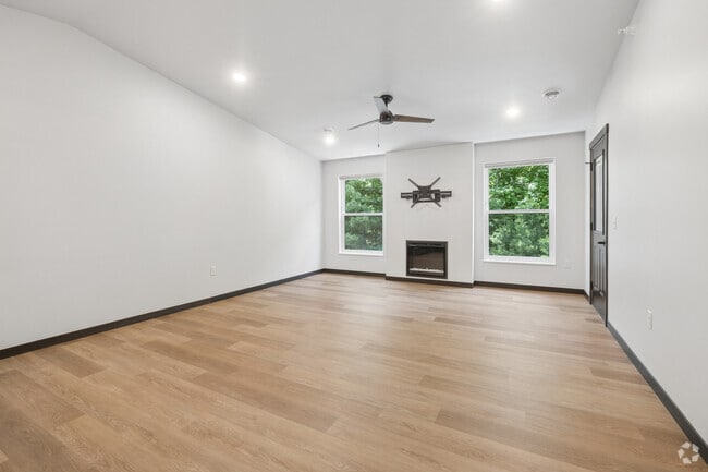 3BR, 2BA - 1,512SF - Living Room