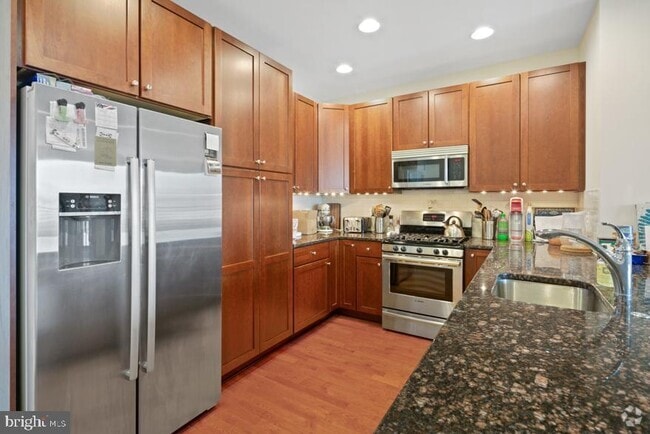Building Photo - 600 S 24th St Unit 507 Rental