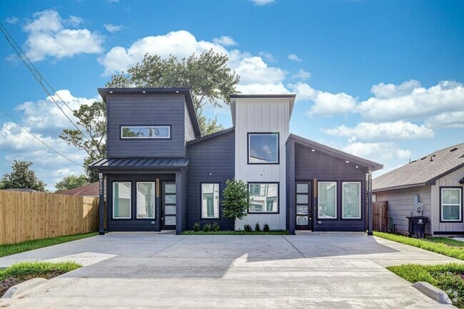Building Photo - 8502 Safeguard St Unit A Rental
