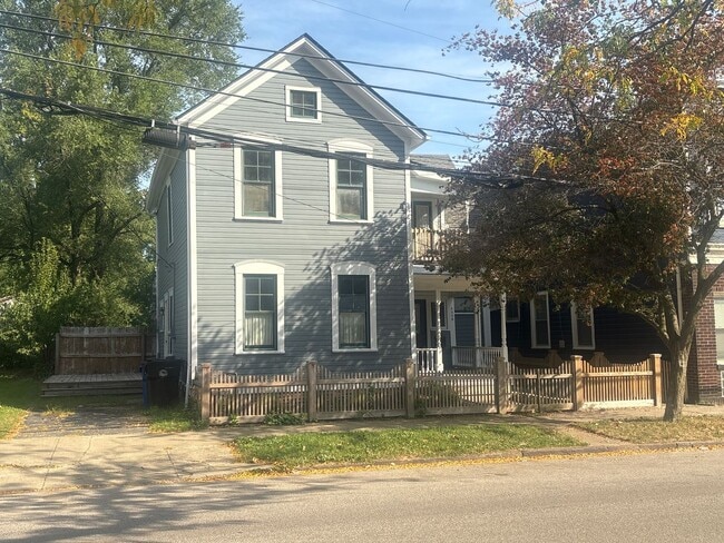 Building Photo - Renovated single family home for rent