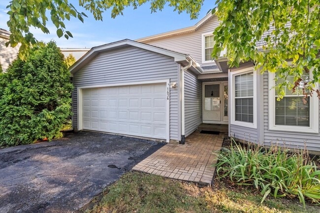 Building Photo - 1636 Estate Cir