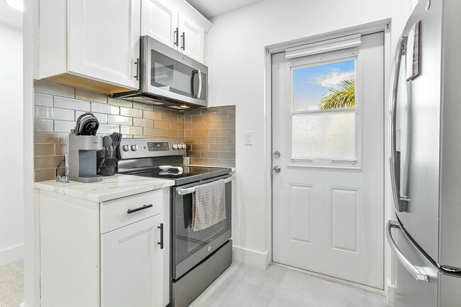 Photo - 330 N Federal Hwy Unit 211