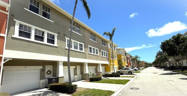 Photo - 960 Millbrae Ct