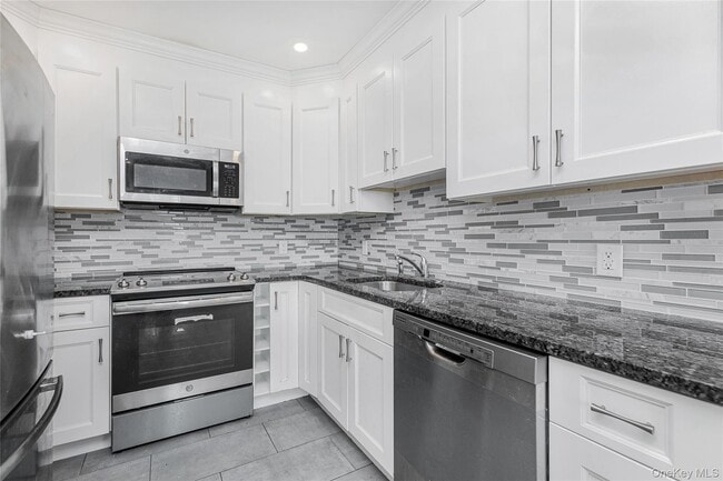 Photo - 174 Ashford Ave Unit B