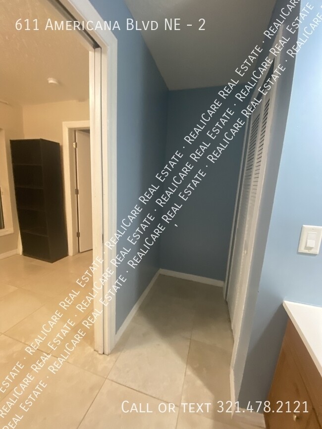 Photo - 611 Americana Blvd NE