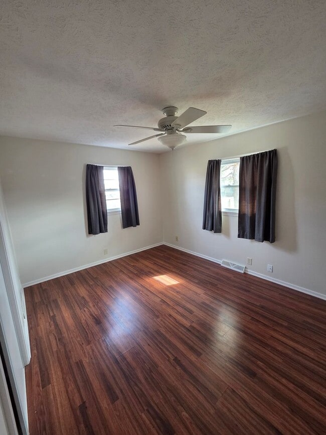 Photo - Newly remodeled 4/2/2 with fenced in backyard