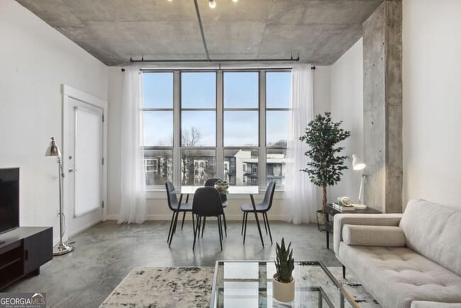 Photo - 245 N Highland Ave NE Unidad 404