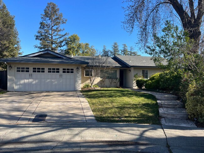 4 Bedroom Home in Quiet West Davis Cul-de-sac - 4 Bedroom Home in Quiet West Davis Cul-de-sac