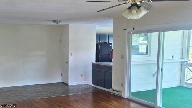 Photo - 304 Lake Shore S