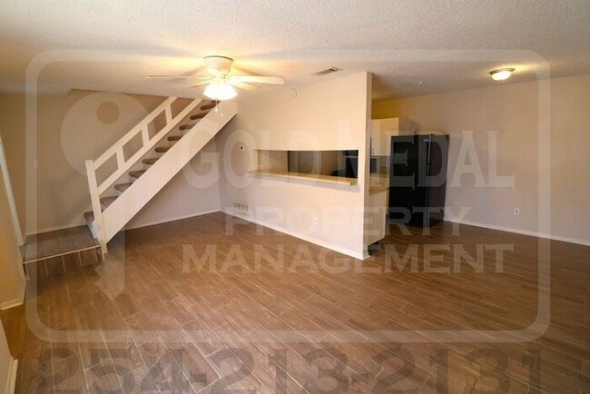 Photo - 503 Longhorn Cir