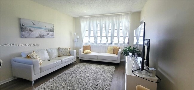 Photo - 2200 Park Ln Unit 302