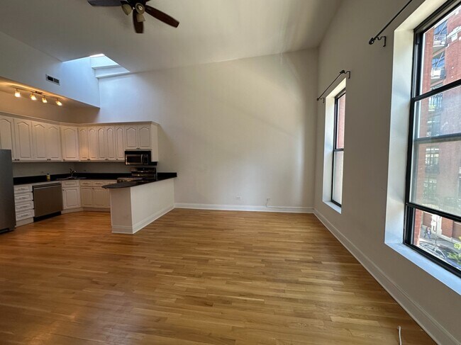 Photo - 313 S Peoria St Unidad 12D