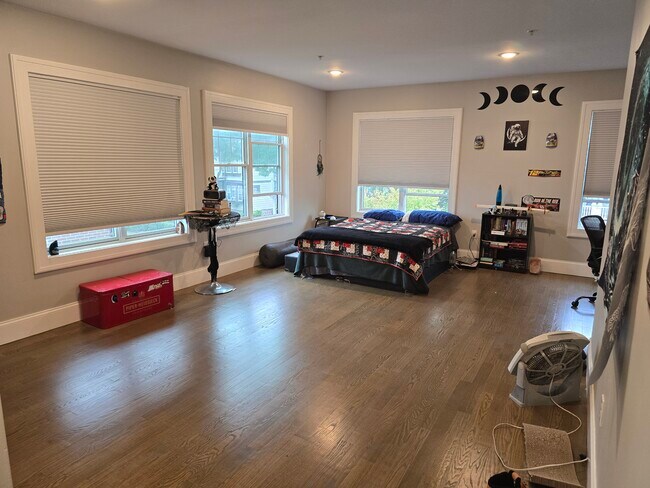 Photo - 55 Hutchings St