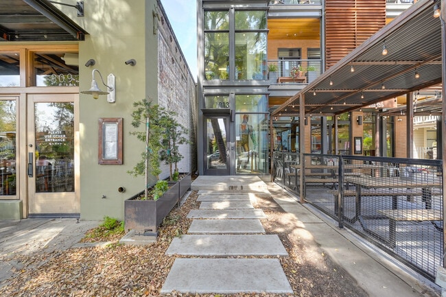 Photo - 1813 Capitol Ave Unidad 200